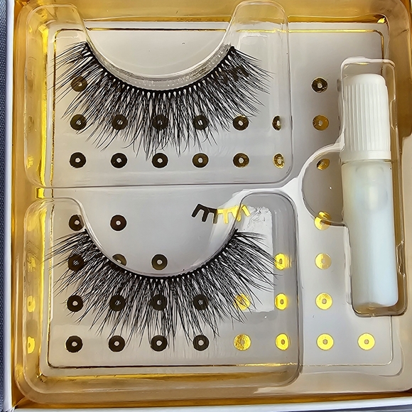 🟣 ☆ NWOT ☆ Battington Beauty 3D Silk Lashes & Mini Lash Glue"Harlow" - Picture 1 of 5